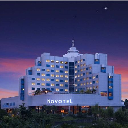 Novotel Balikpapan Экстерьер фото