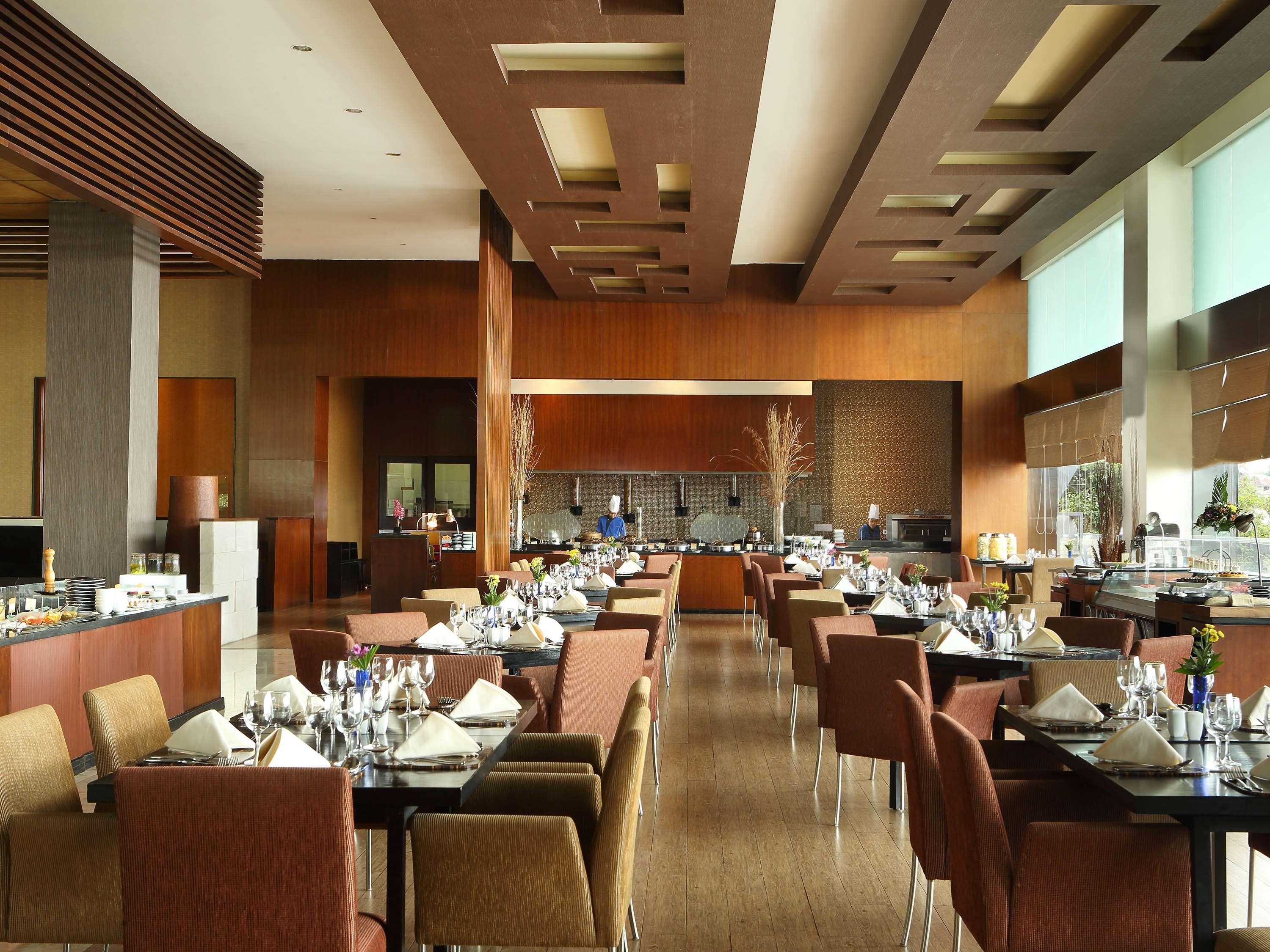 Novotel Balikpapan Экстерьер фото
