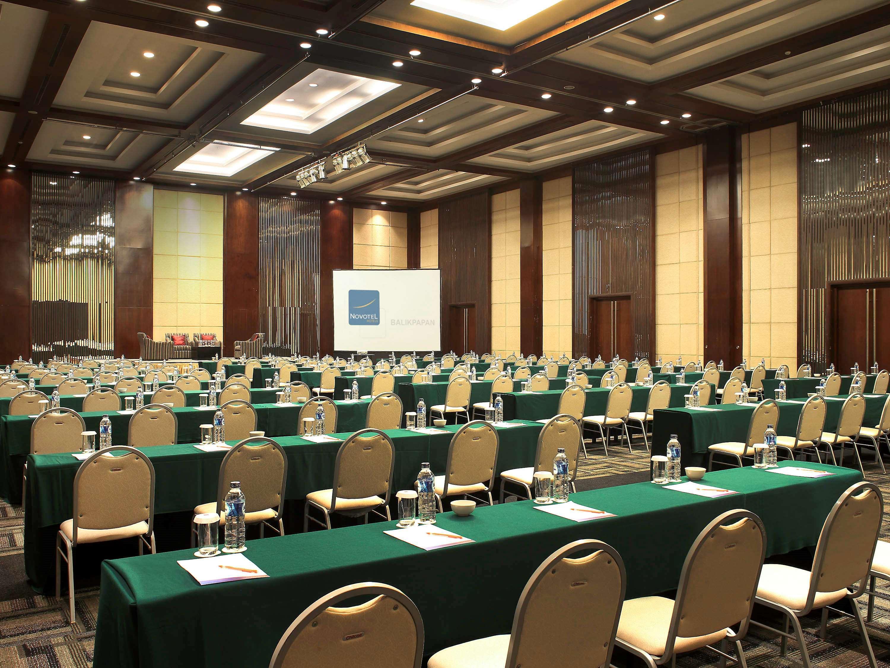 Novotel Balikpapan Экстерьер фото
