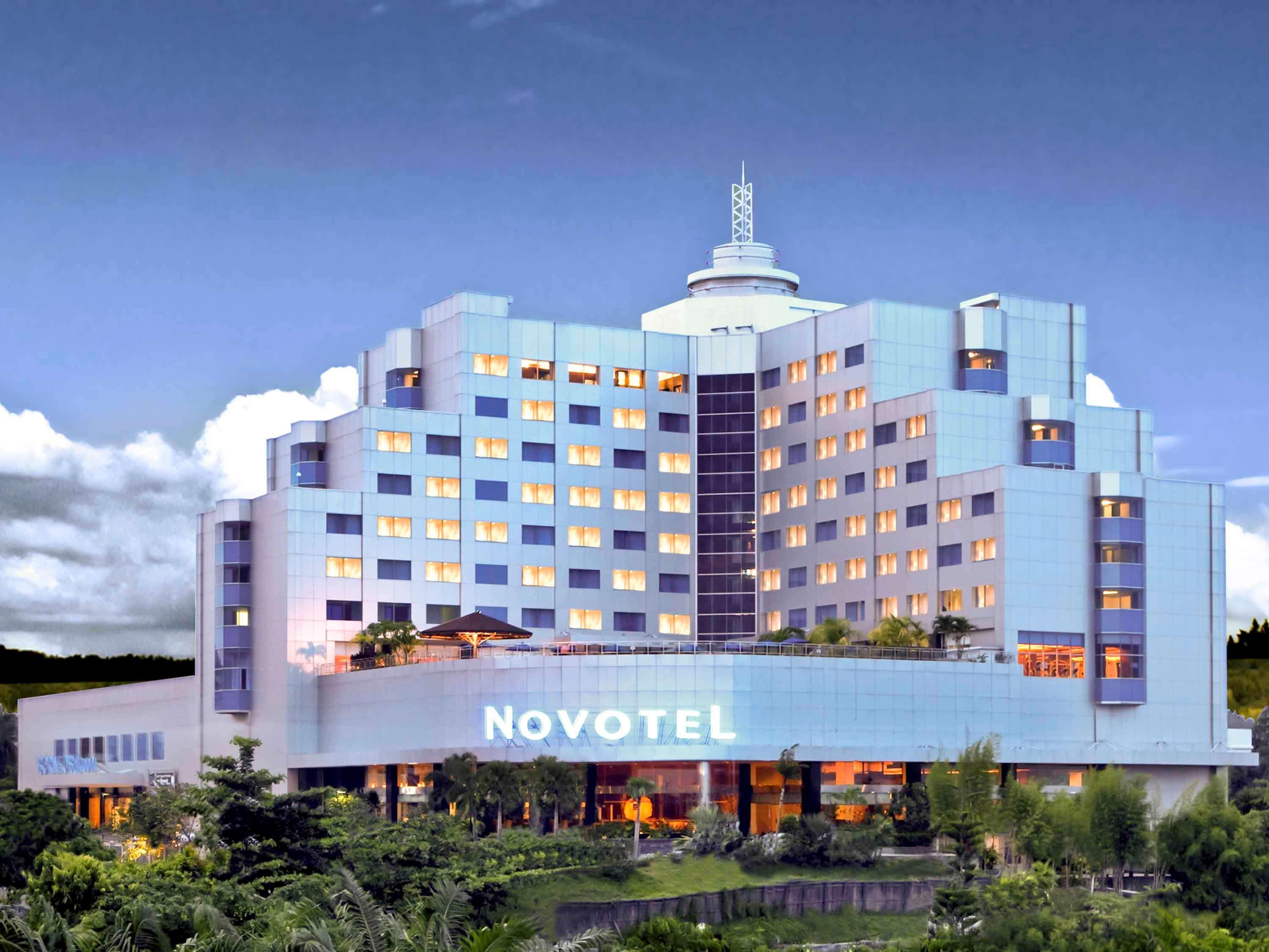 Novotel Balikpapan Экстерьер фото