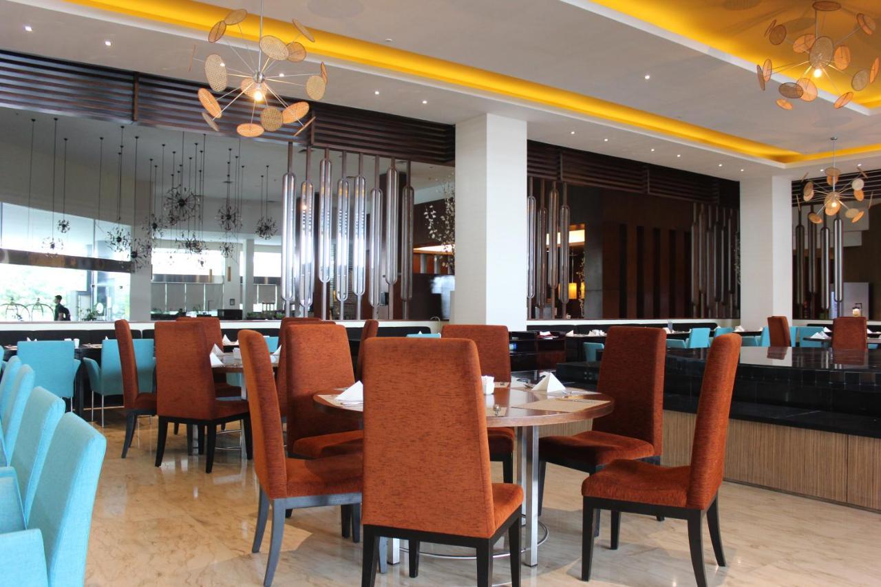 Novotel Balikpapan Экстерьер фото