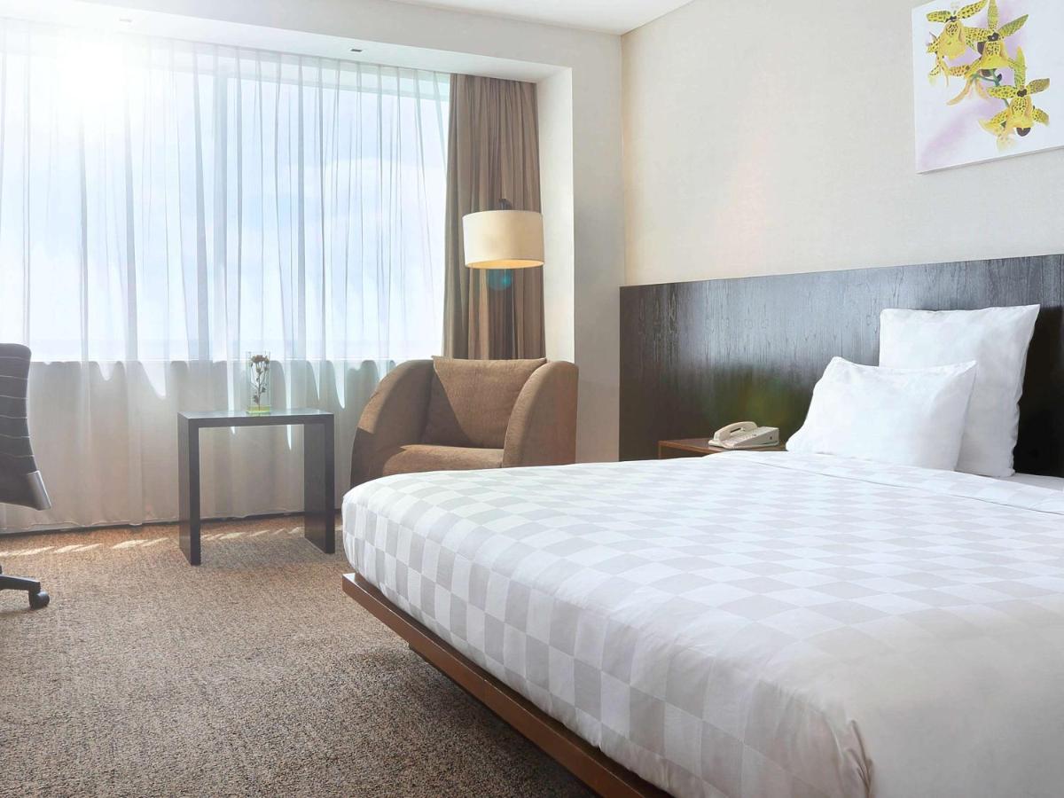 Novotel Balikpapan Экстерьер фото