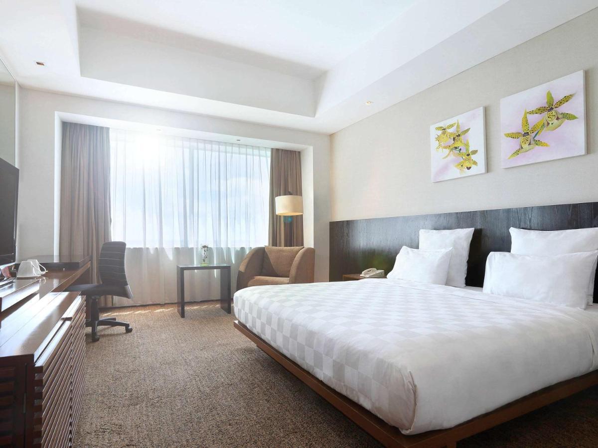 Novotel Balikpapan Экстерьер фото